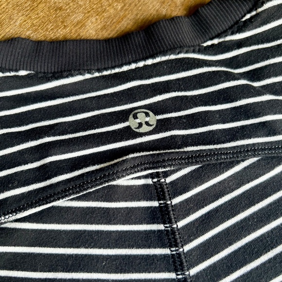 Lululemon Base Runner Long Sleeve T-Shirt Activewear Striped Black White XS 2-4 - Picture 4 of 6